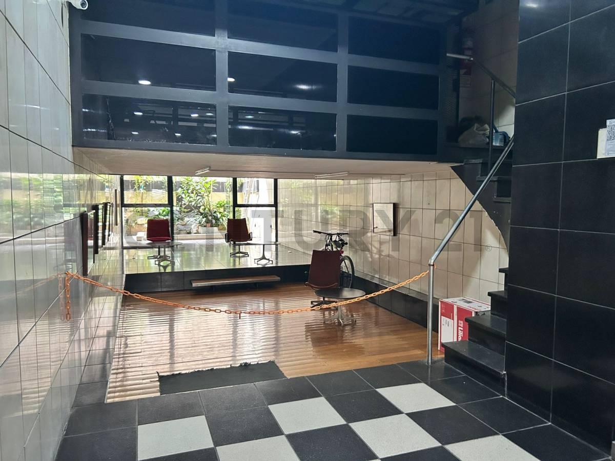 Foto de VENTA OFICINA CENTRO AL FRENTE + BALCÓN CON FINANCIACIÓN DIRECTA, imagen 1
