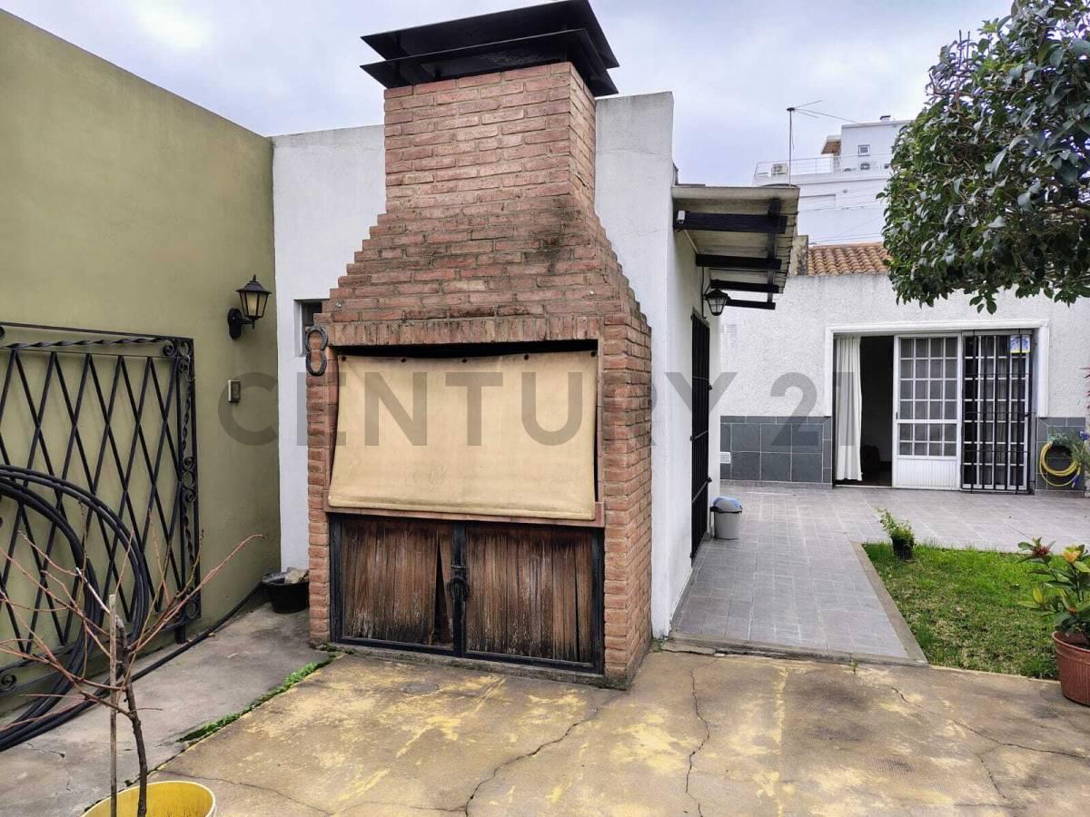 Foto de Venta Casa 4 ambientes San Justo Lote Propio Jardín Patio, imagen 1