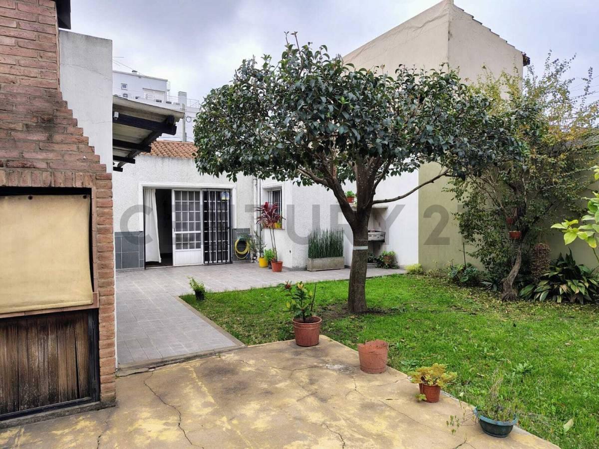 Foto de Venta Casa 4 ambientes San Justo Lote Propio Jardín Patio, imagen 2