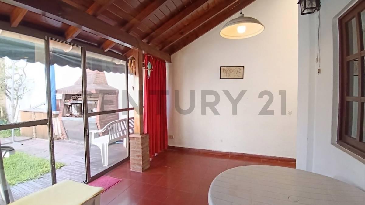 Foto de Venta Casa 3 Dormitorios Pileta Lote Propio Flores, imagen 3
