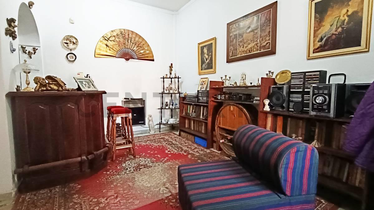 Foto de Venta Casa 3 Dormitorios Pileta Lote Propio Flores, imagen 1