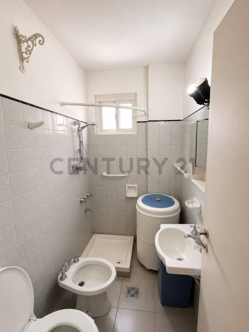 Foto de VENTA 2 AMBIENTES, San Cristóbal - OPORTUNIDAD A RECICLAR!!, imagen 2