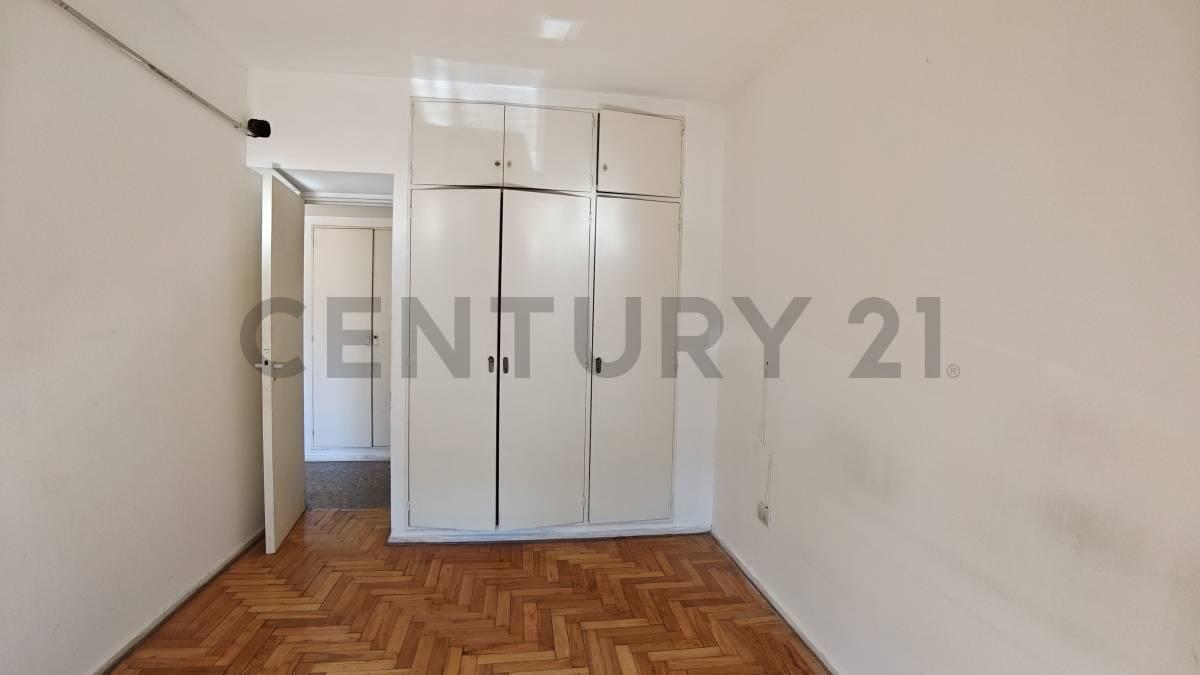 Foto de Venta PH 2 Habitaciones 3 NivelesFloresta + Cochera Depto y Amplia, imagen 3