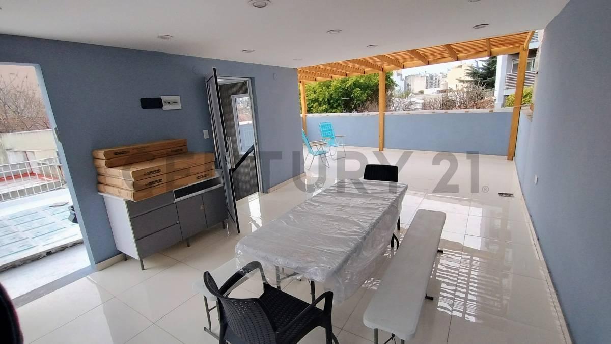 Foto de Venta Casa 5 Dormitorios Flores Patio Terraza Cochera, imagen 4