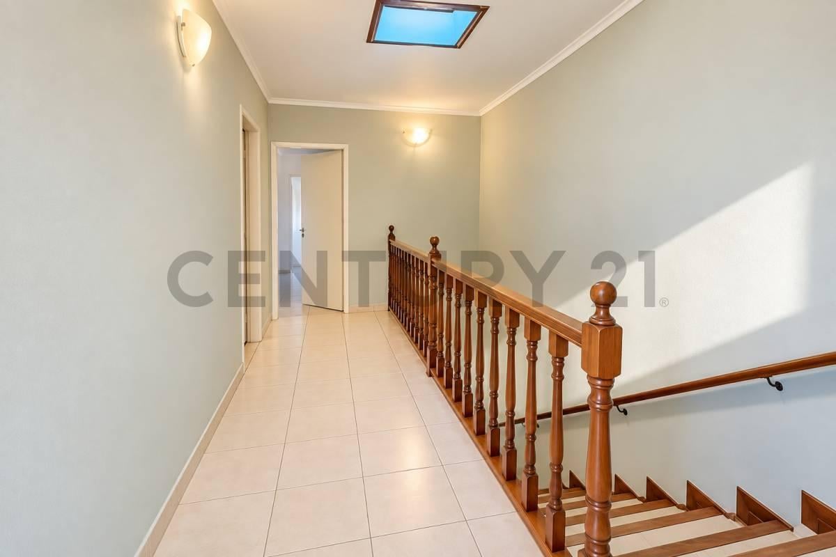 Foto de Venta Duplex 4 Ambientes Caseros Centro Cochera Patio Parrilla Apto, imagen 3