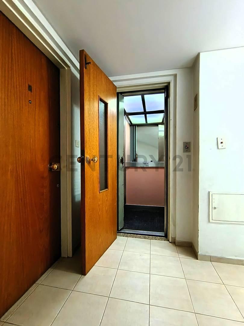 Foto de Venta Departamento 3 Ambientes Lomas de Zamora Frente Cochera Patio, imagen 5