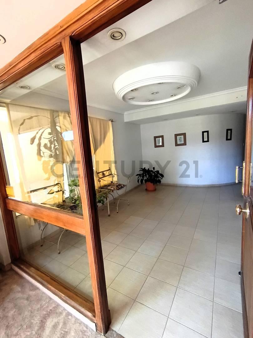 Foto de Venta Departamento 3 Ambientes Lomas de Zamora Frente Cochera Patio, imagen 3