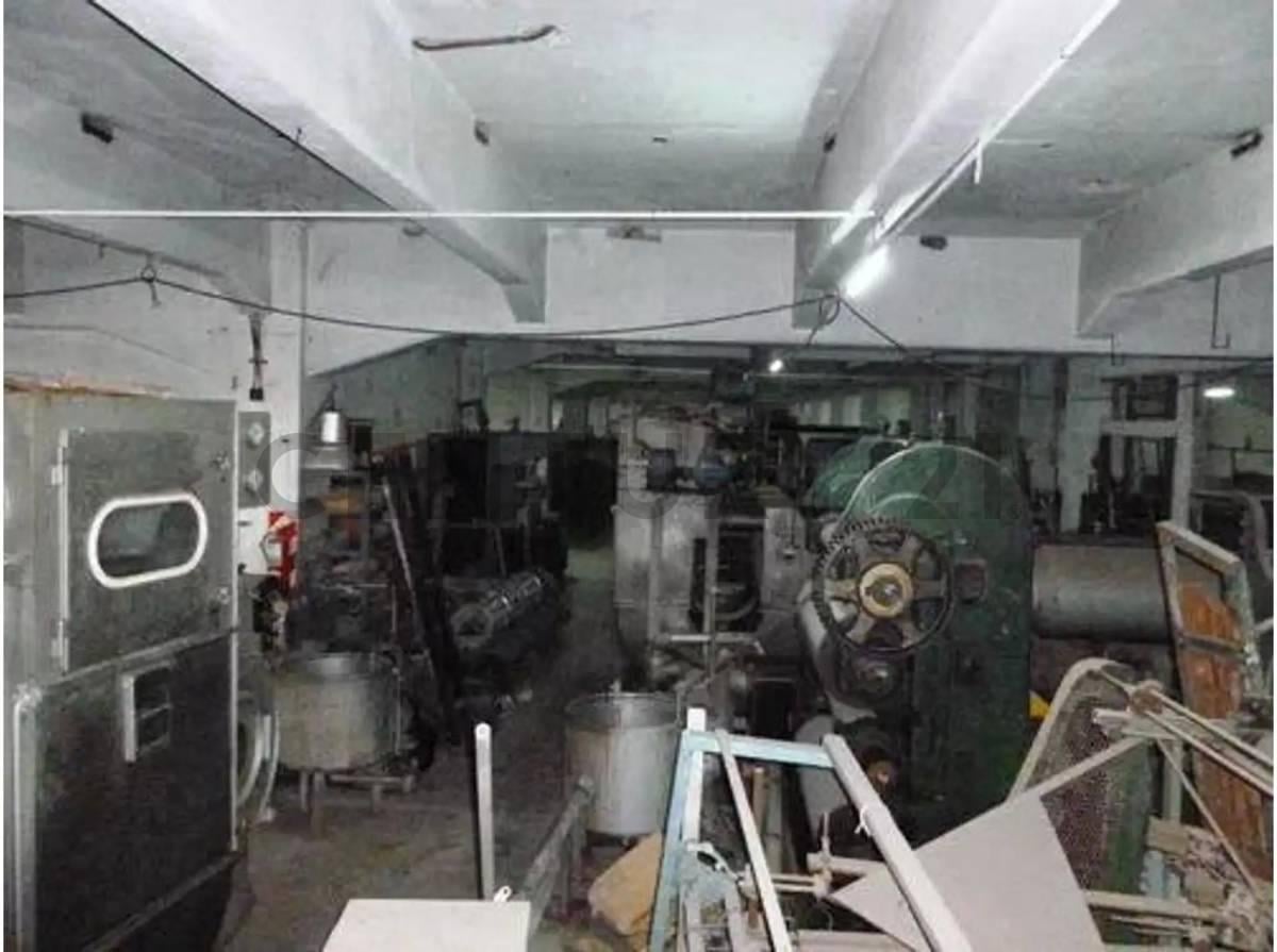 Foto de Alquiler Galpon Industrial Lomas del Mirador 4450 m2 Entrada Camiones, imagen 2