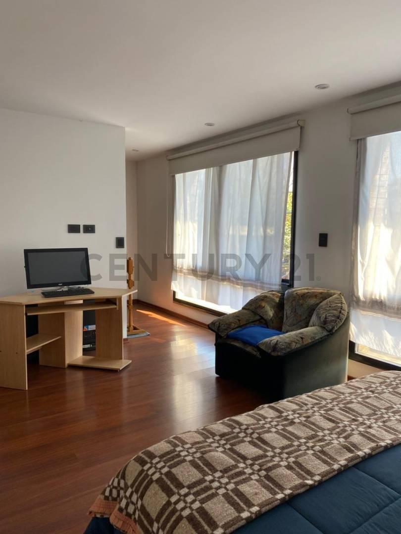Foto de Venta Casa 5 Ambientes Temperley Pileta Jardín Garaje zona residencial, imagen 3