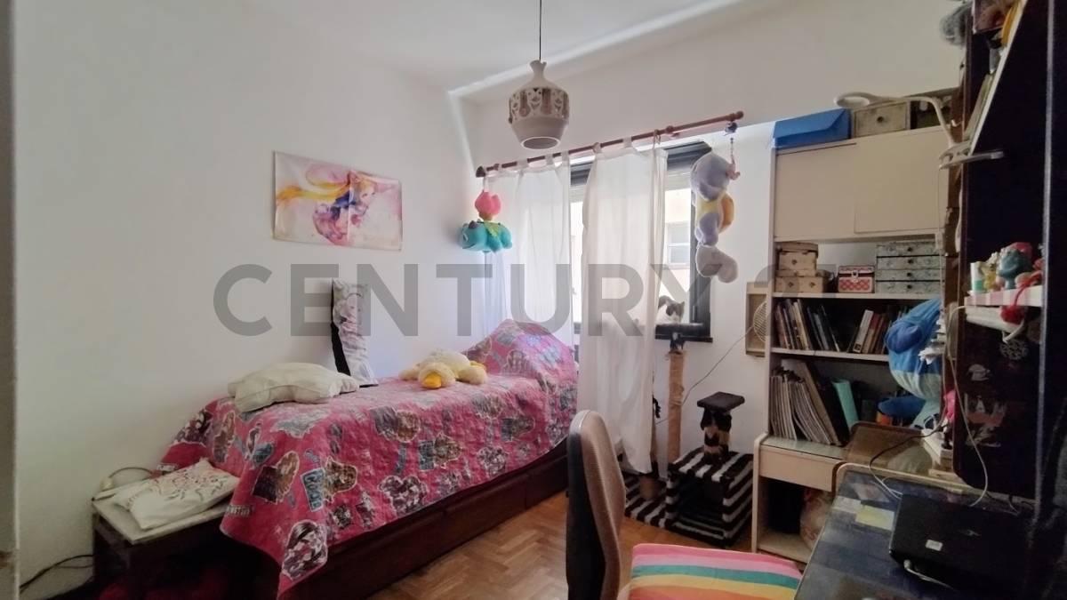 Foto de VENTA DEPARTAMENTO - 4 AMBIENTES + ESCRITORIO - DEPENDENCIA - LUMINOSO, imagen 2