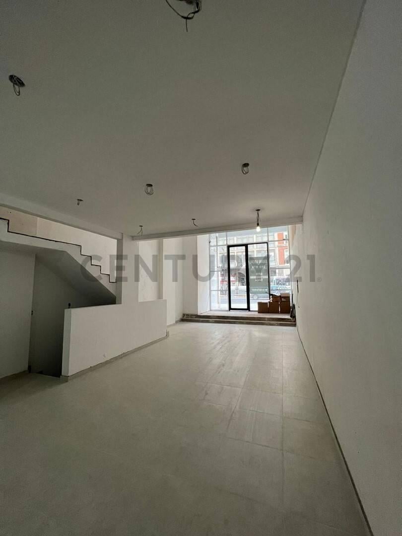 Foto de Venta Local Micro Centro CABA 260 m2 con Renta Excelente Ubicacion, imagen 2