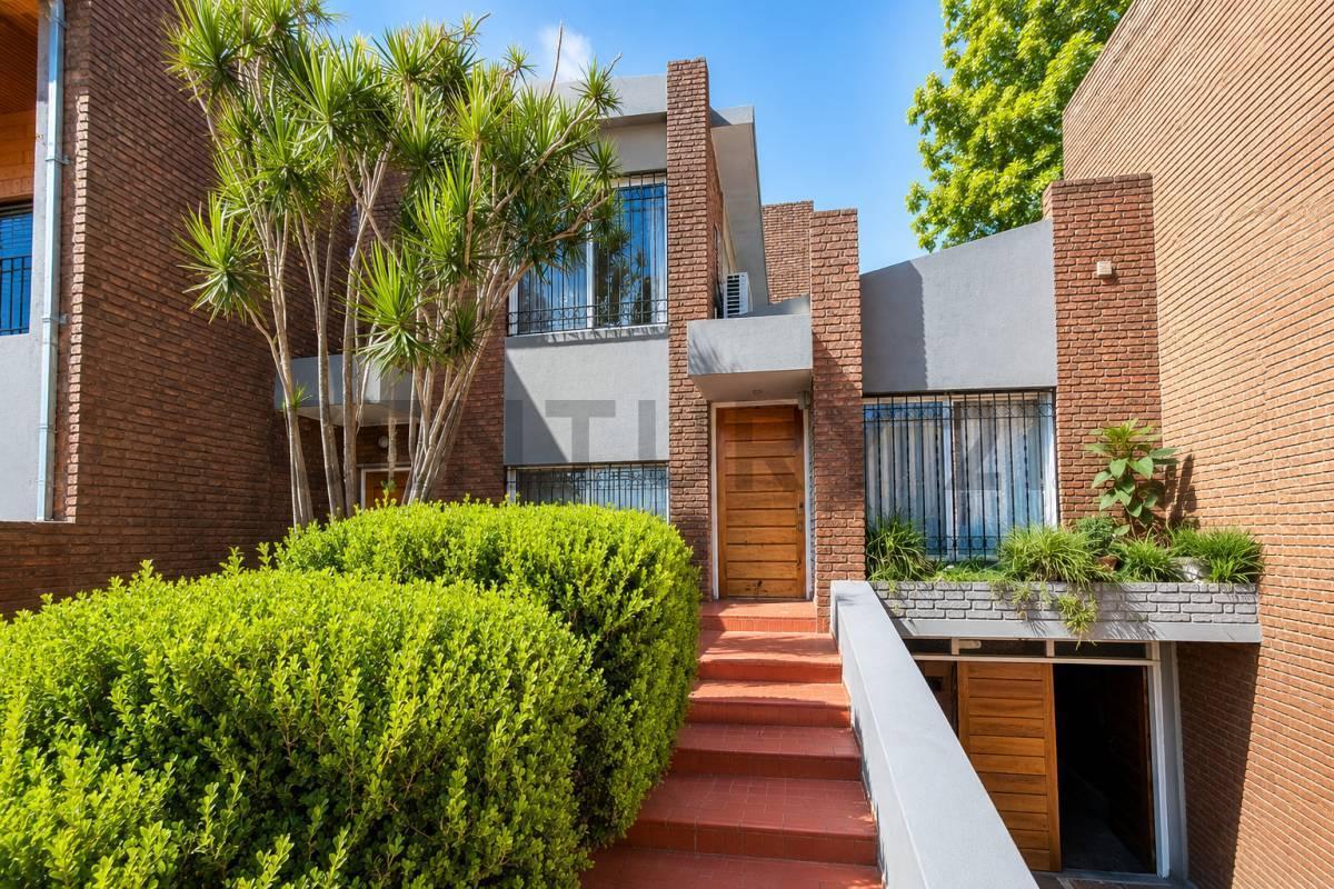 Foto de Venta Casa 3 Dormitorios Piscina Dependencias Hurlingham, imagen 2