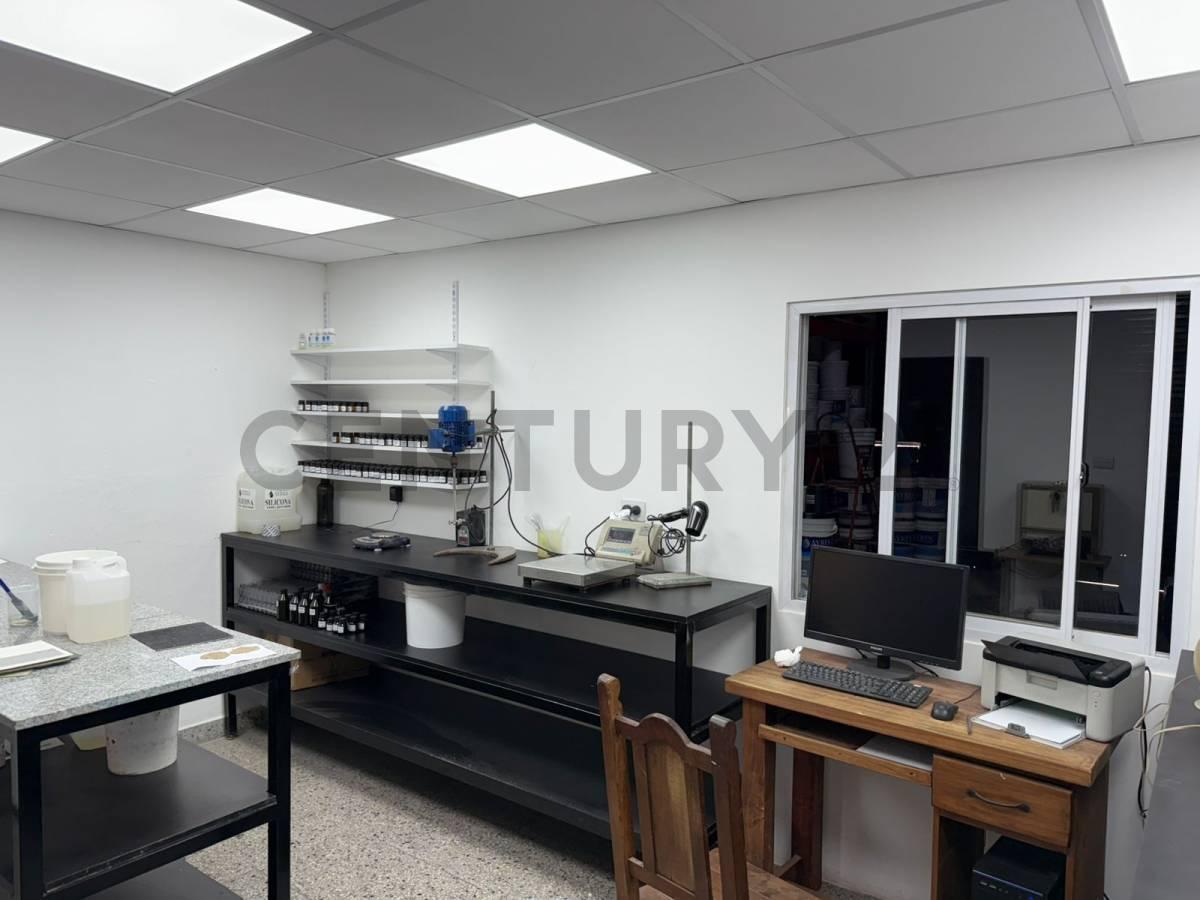Foto de Venta Galpón + Local + Oficinas Luis Guillón Esteban Echeverria 600 m2, imagen 3