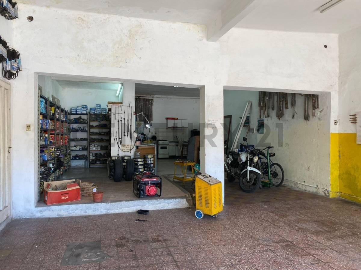 Foto de Venta Local Taller Mecánico Avellaneda Acepto vehiculo mas financiacion, imagen 1