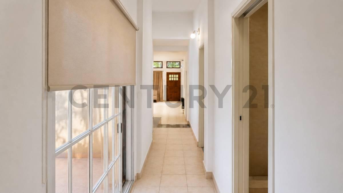 Foto de Venta PH 3 Ambientes Luis Guillón Planta Baja al Frente + Cochera +, imagen 3