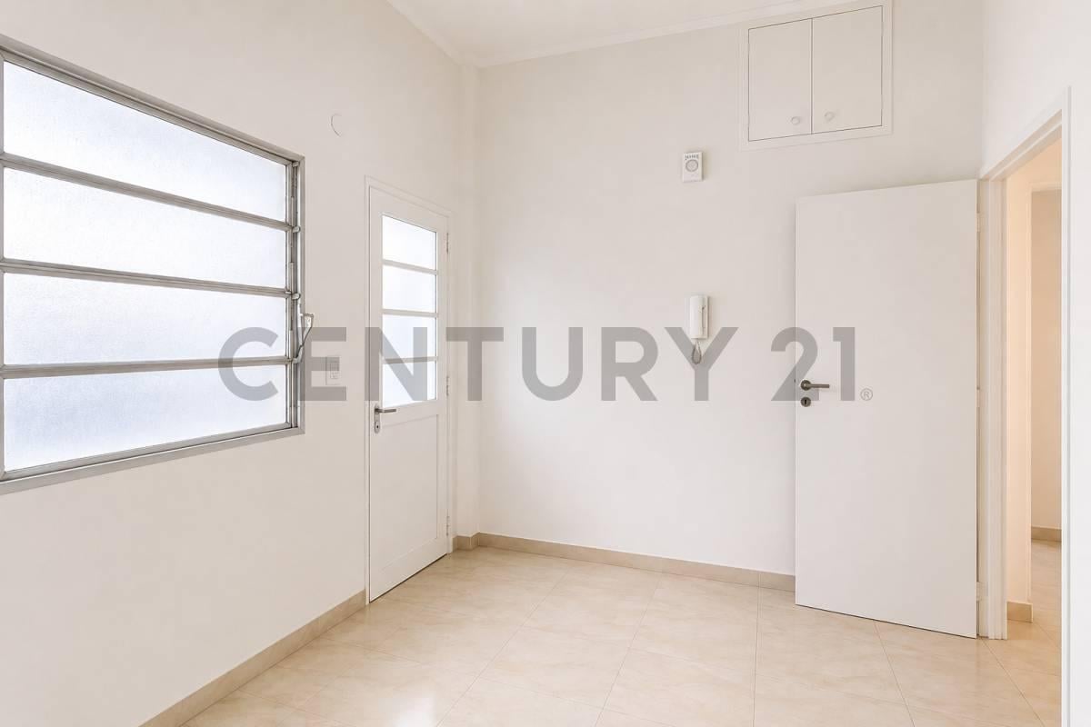 Foto de VENTA Departamento PH 3 AMBIENTES Villa Ballester sin Expensas a, imagen 1