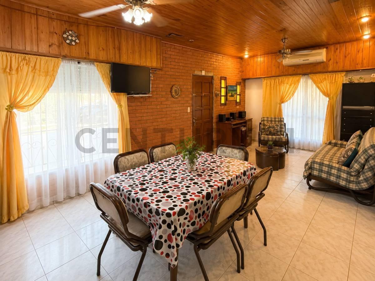 Foto de Venta 2 Casas de 4 Ambientes cada una Palomar Inversión Renta 220 M2 Cub, imagen 1