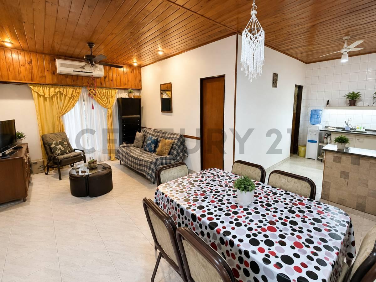 Foto de Venta 2 Casas de 4 Ambientes cada una Palomar Inversión Renta 220 M2 Cub, imagen 4