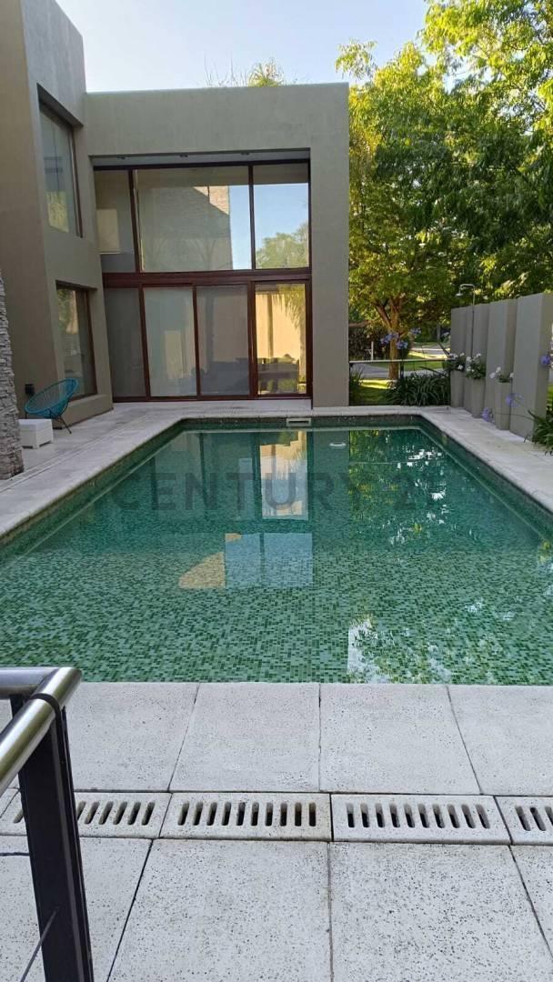 Foto de Venta Casa 4 Ambientes Dependencia Abril Club de Campo Hudson, imagen 1