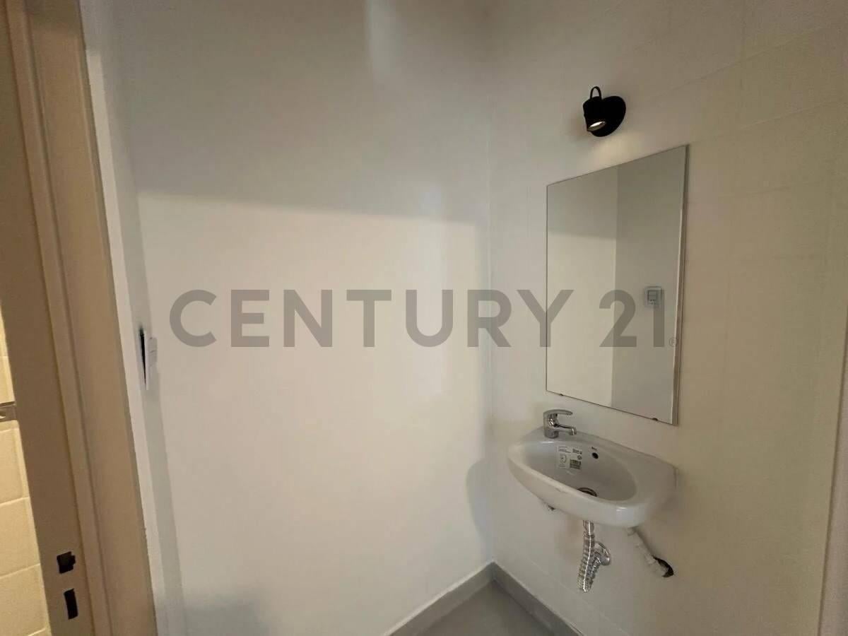 Foto de Venta Departamento 3 Ambientes + Dependencia Retiro Reciclado a Nuevo, imagen 2