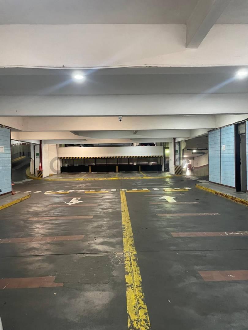 Foto de VENTA POR SEPARADO DE 2 COCHERAS FIJAS CUBIERTAS, BALVANERA, imagen 3