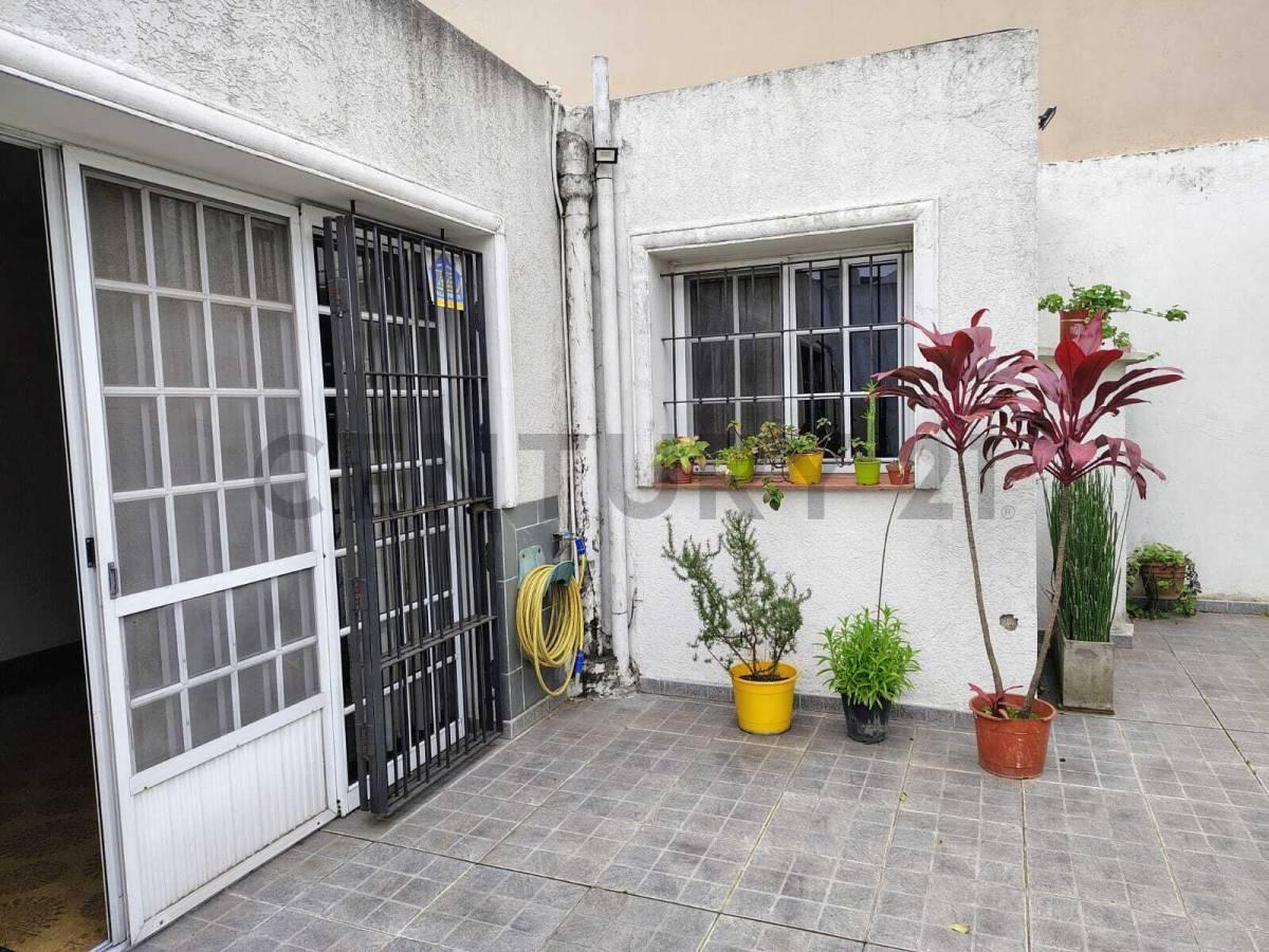 Foto de Venta Casa 4 ambientes San Justo Lote Propio Jardín Patio, imagen 4