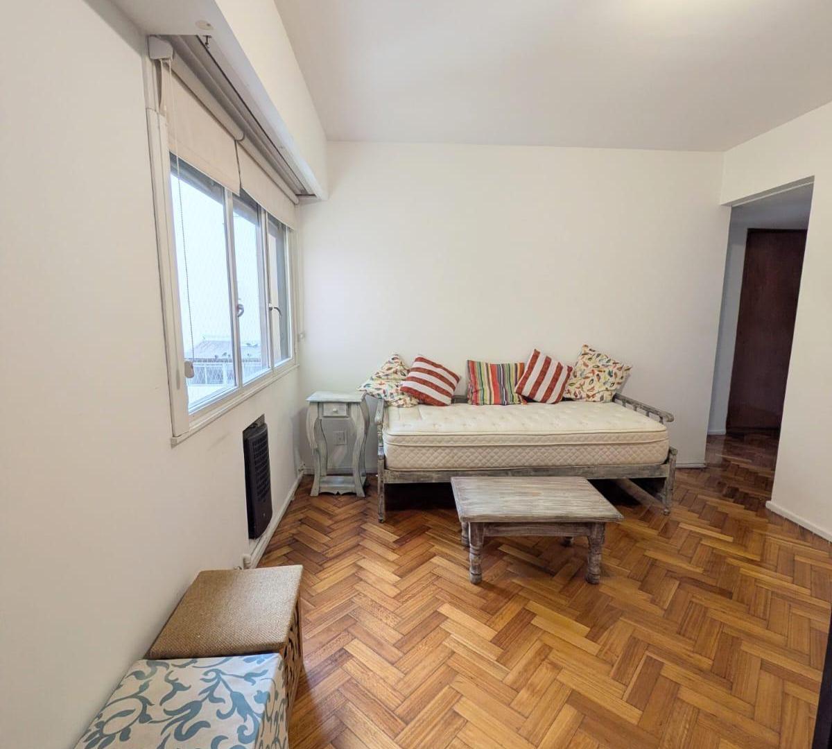 Foto de Venta Departamento 2 Ambientes en Recoleta, muy luminoso, imagen 1