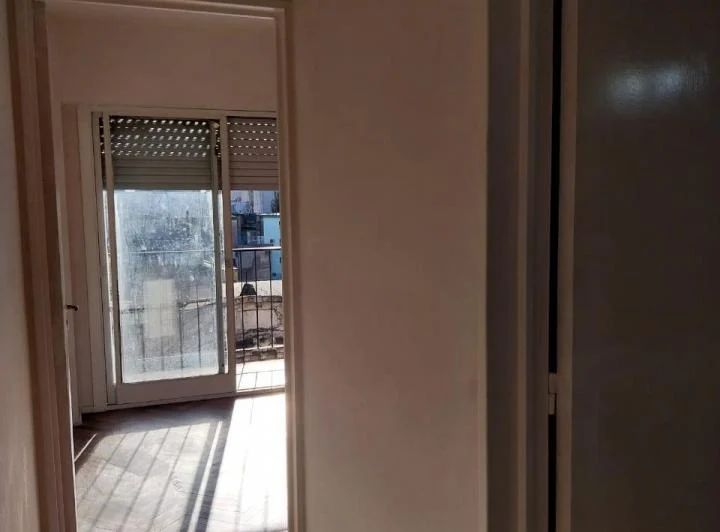 Alquiler 2 Ambientes al Frente con Balcon 5
