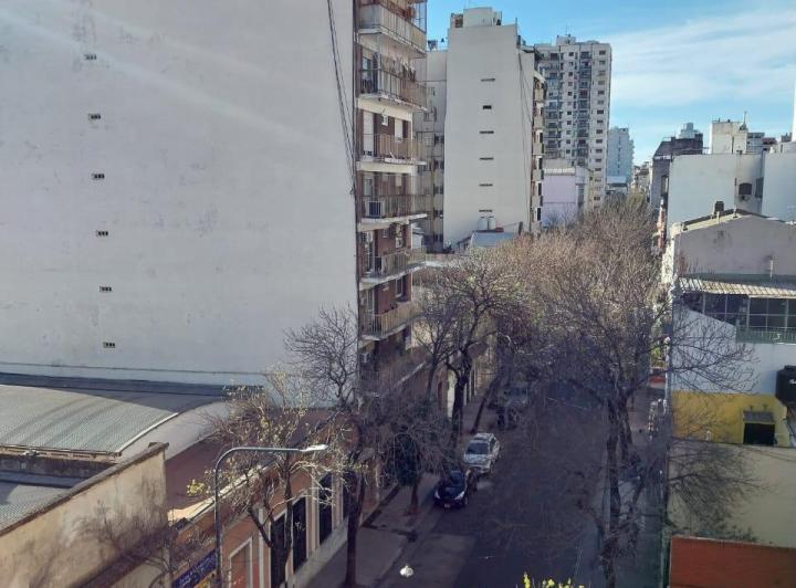 Alquiler 2 Ambientes al Frente con Balcon 2