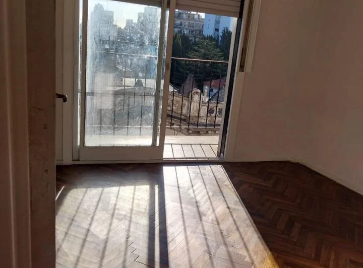 Alquiler 2 Ambientes al Frente con Balcon 4