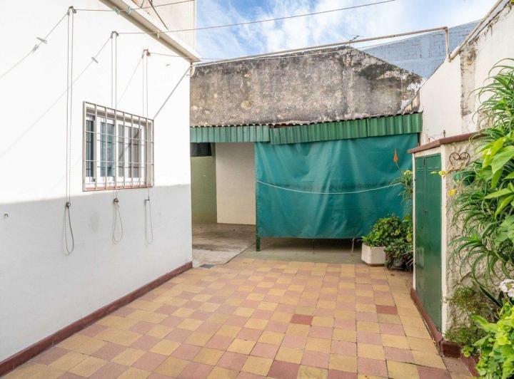CASA DOS PISOS LOTE PROPIO 220 MTS. - FLORIDA O. 2