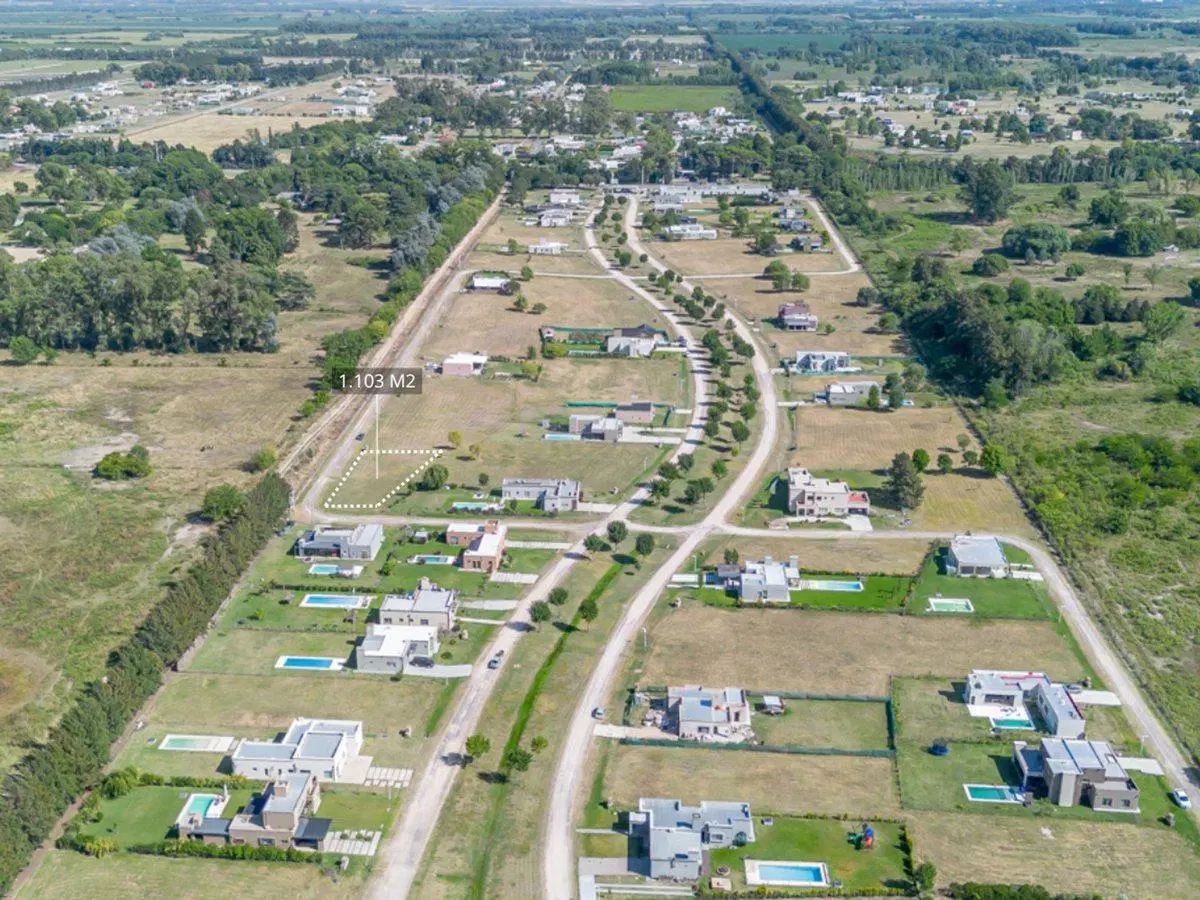 Venta terreno barrio privado Las Calandrias 3