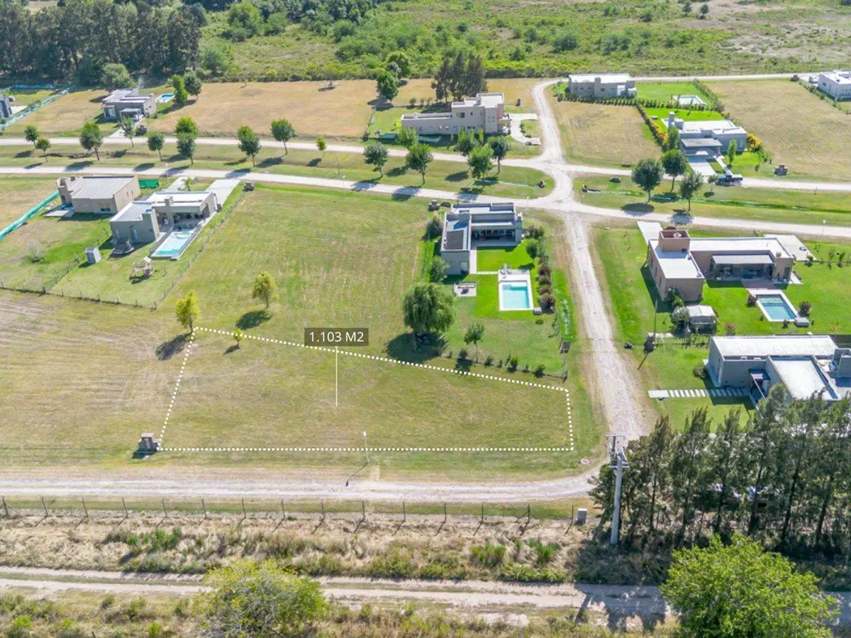 Venta terreno barrio privado Las Calandrias 2