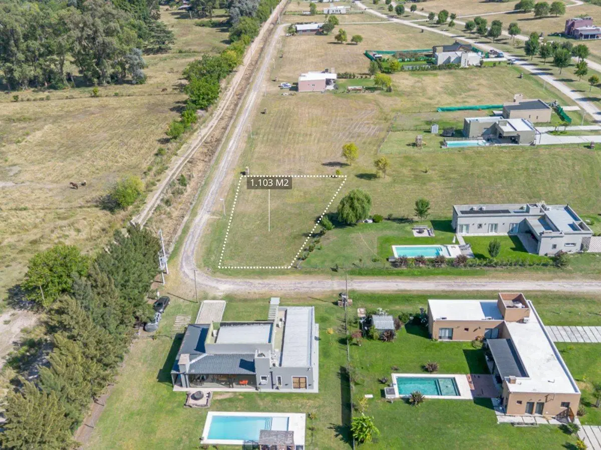 Venta terreno barrio privado Las Calandrias 5