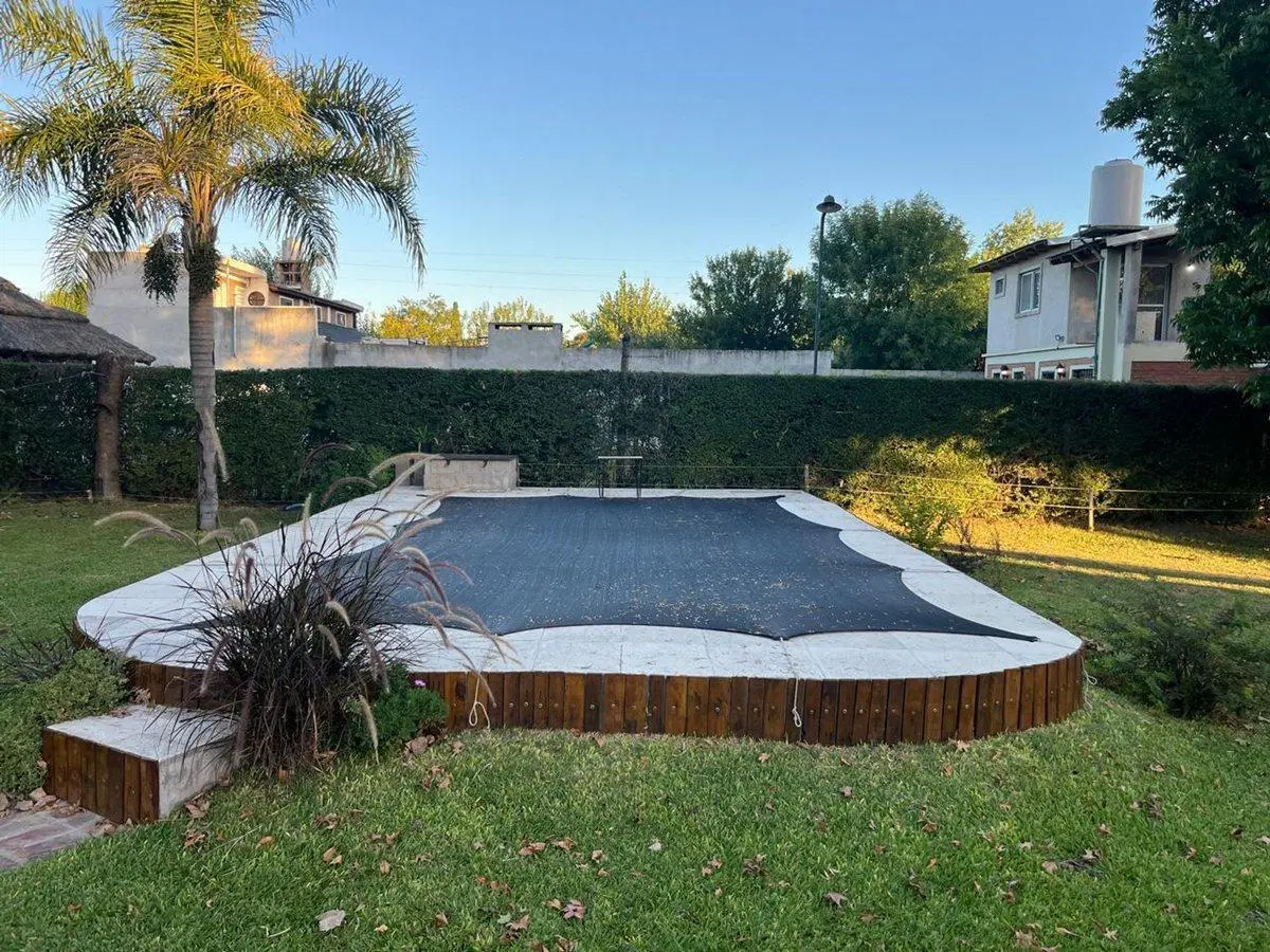 CASA QUINTA CON GRAN LOTE 4