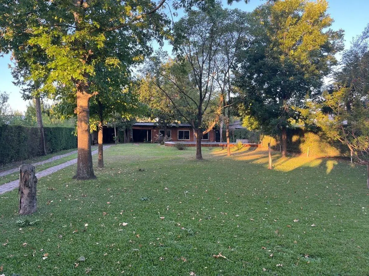 CASA QUINTA CON GRAN LOTE 5