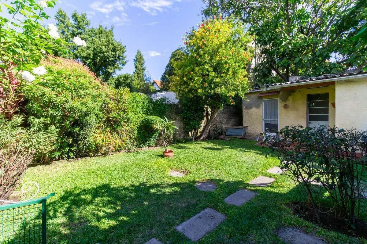 Casa 4 amb Vicente López en PB con amplio jardín 2