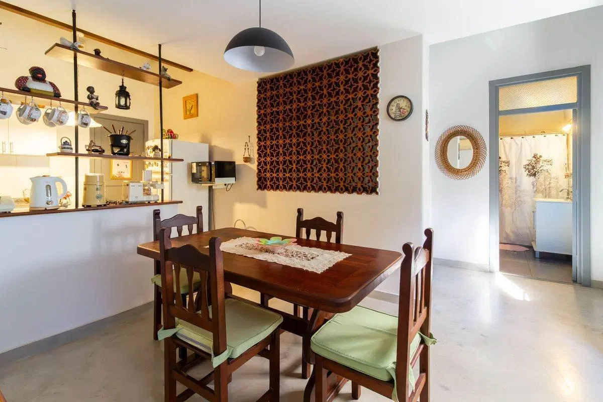Casa 4 amb Vicente López en PB con amplio jardín 4