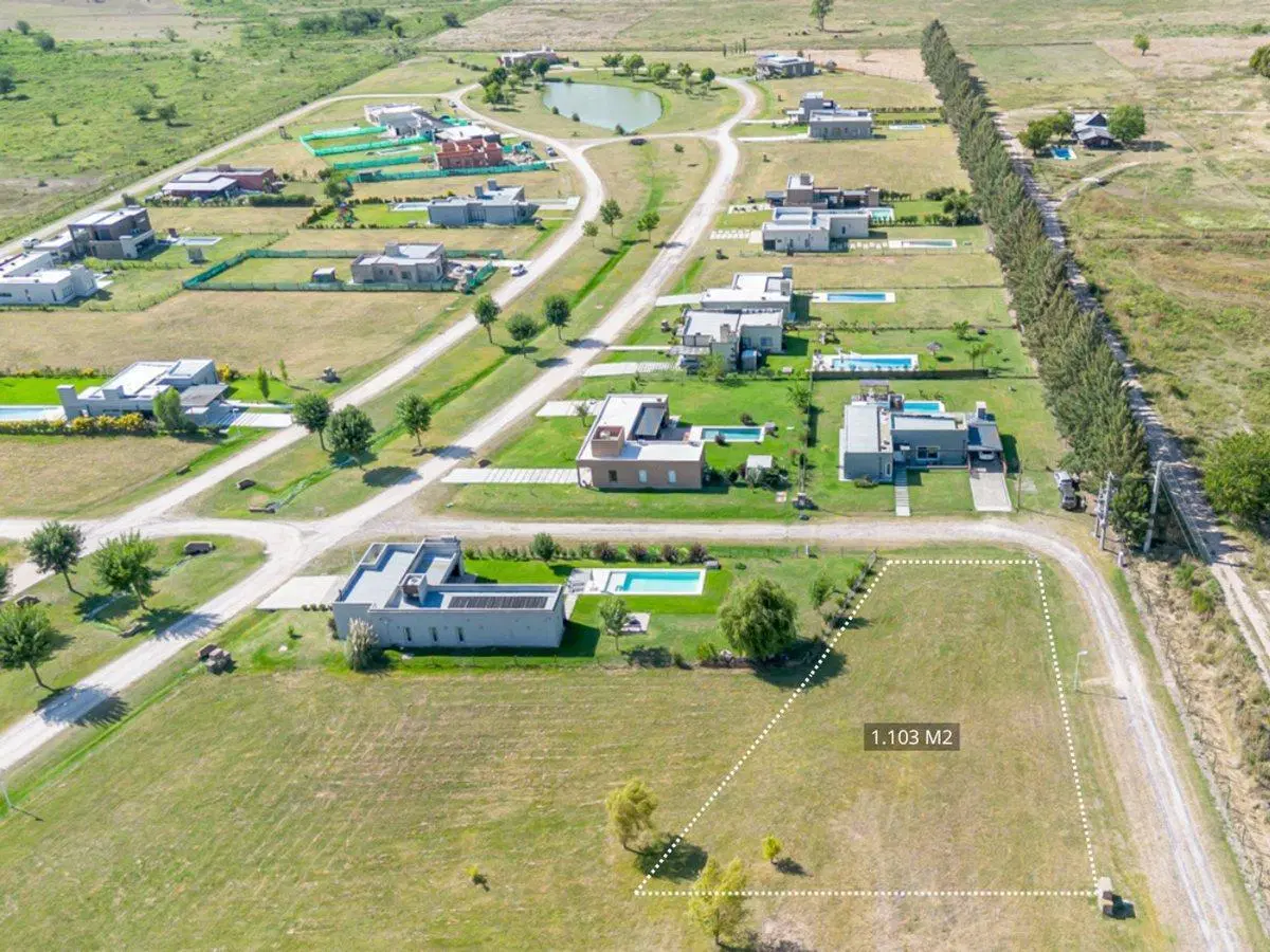 Venta terreno barrio privado Las Calandrias 2