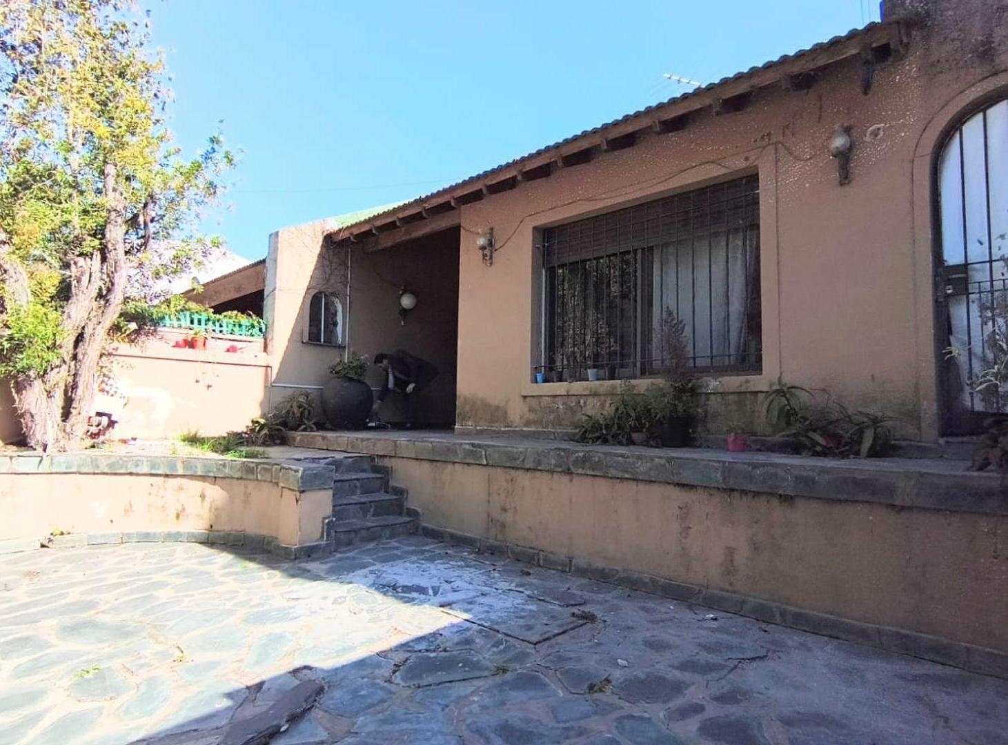Foto de Venta casa 4 ambientes San Fernando jardín cochera, imagen 1