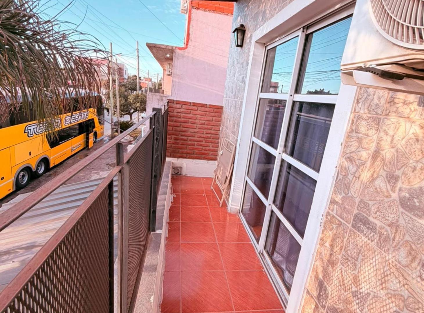 Foto de VENTA CASA EN ISIDRO CASANOVA CON AMPLIO TERRENO, imagen 4