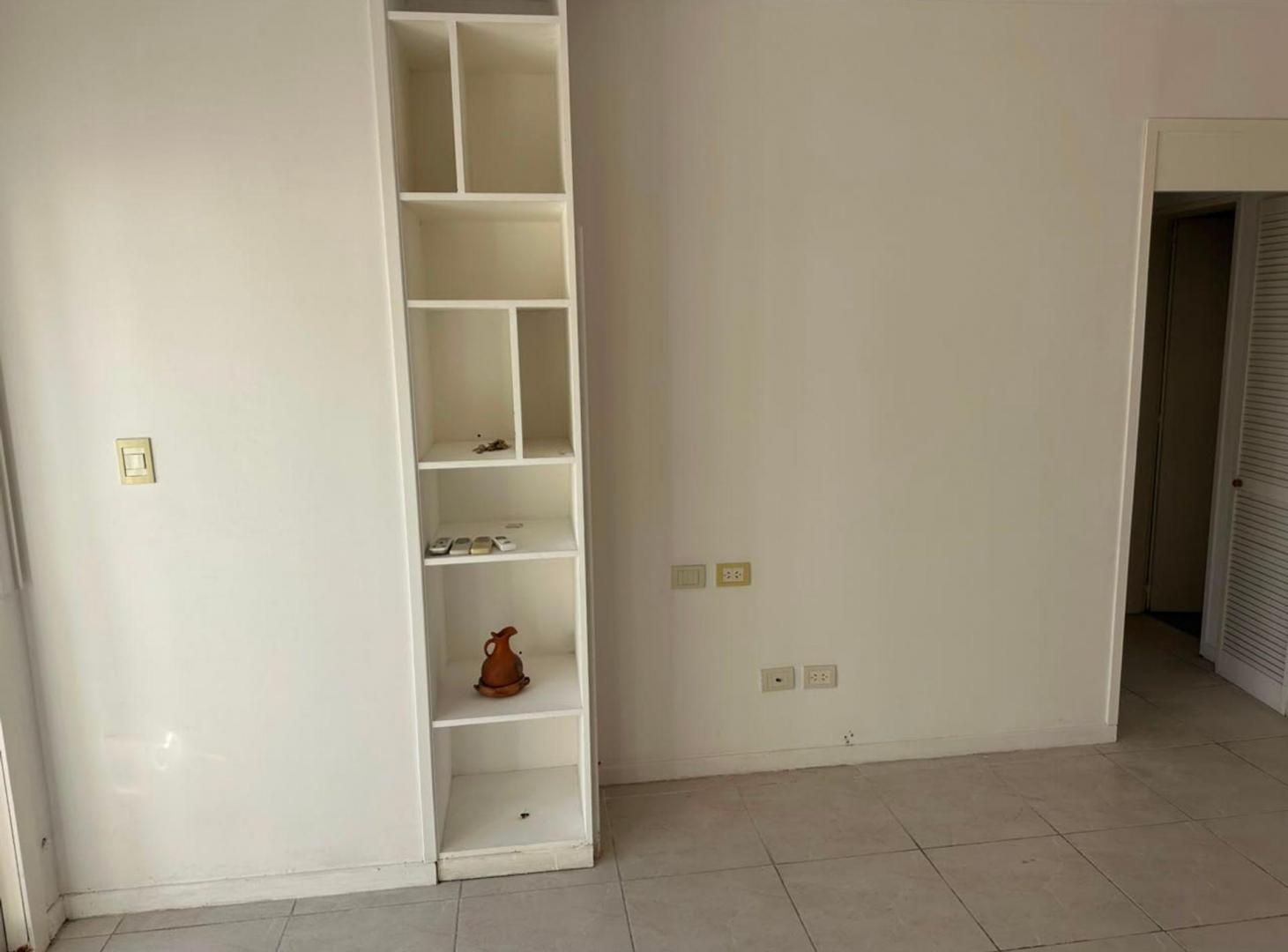 Foto de VENTA DEPTO DOS AMB. EN VILLA URQUIZA. CON PATIO, imagen 5