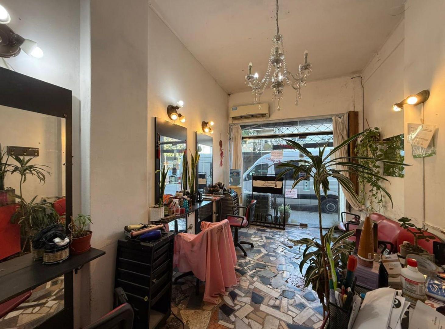 Foto de VENTA LOCAL COMERCIAL PUENTE SAAVEDRA OPORTUNIDAD, imagen 2