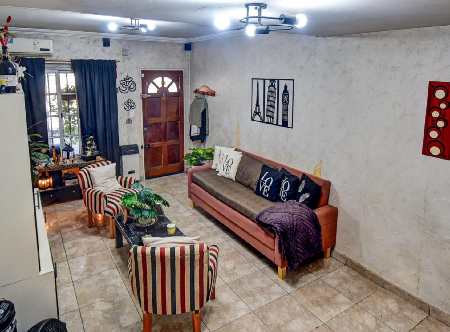 Foto de CASA TRIPLEX 4 AMBIENTES EN VENTA VILLA BALLESTER, imagen 3