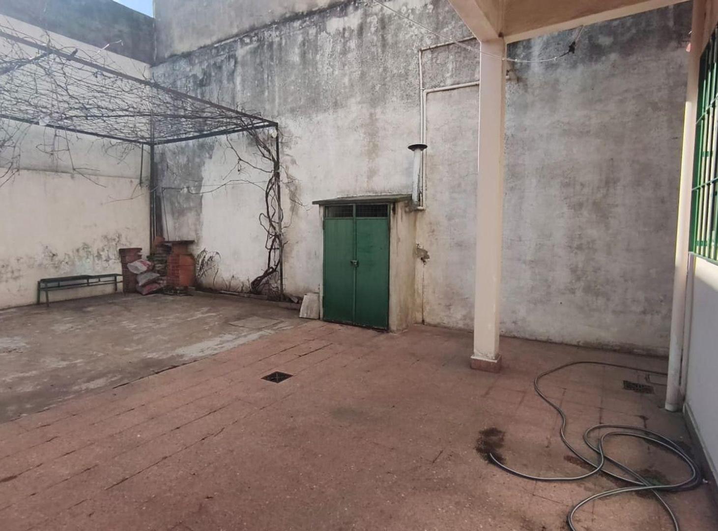 Foto de Venta PH 4 ambientes planta baja patio propio, imagen 3