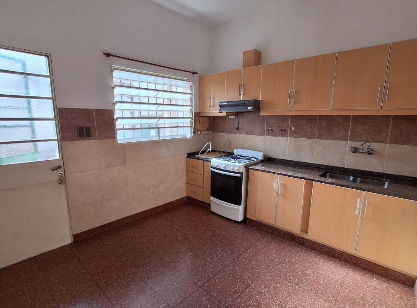 Foto de Venta PH 4 ambientes planta baja patio propio, imagen 2
