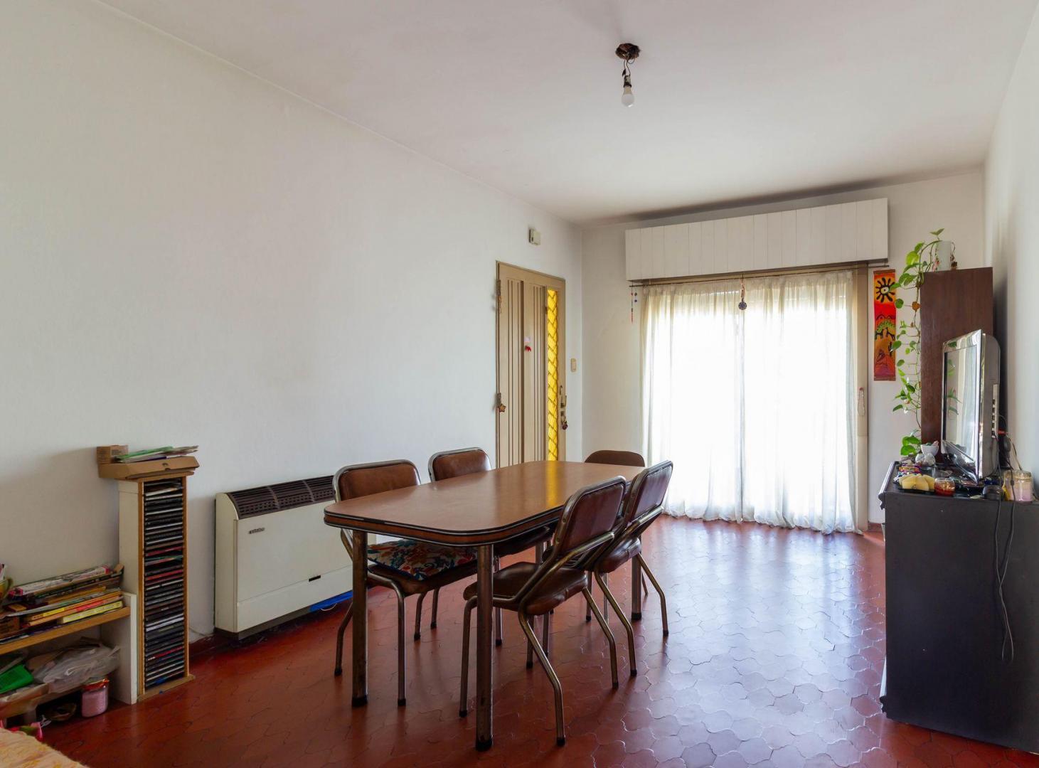 Foto de Venta PH 4 ambientes planta alta terraza propia, imagen 2