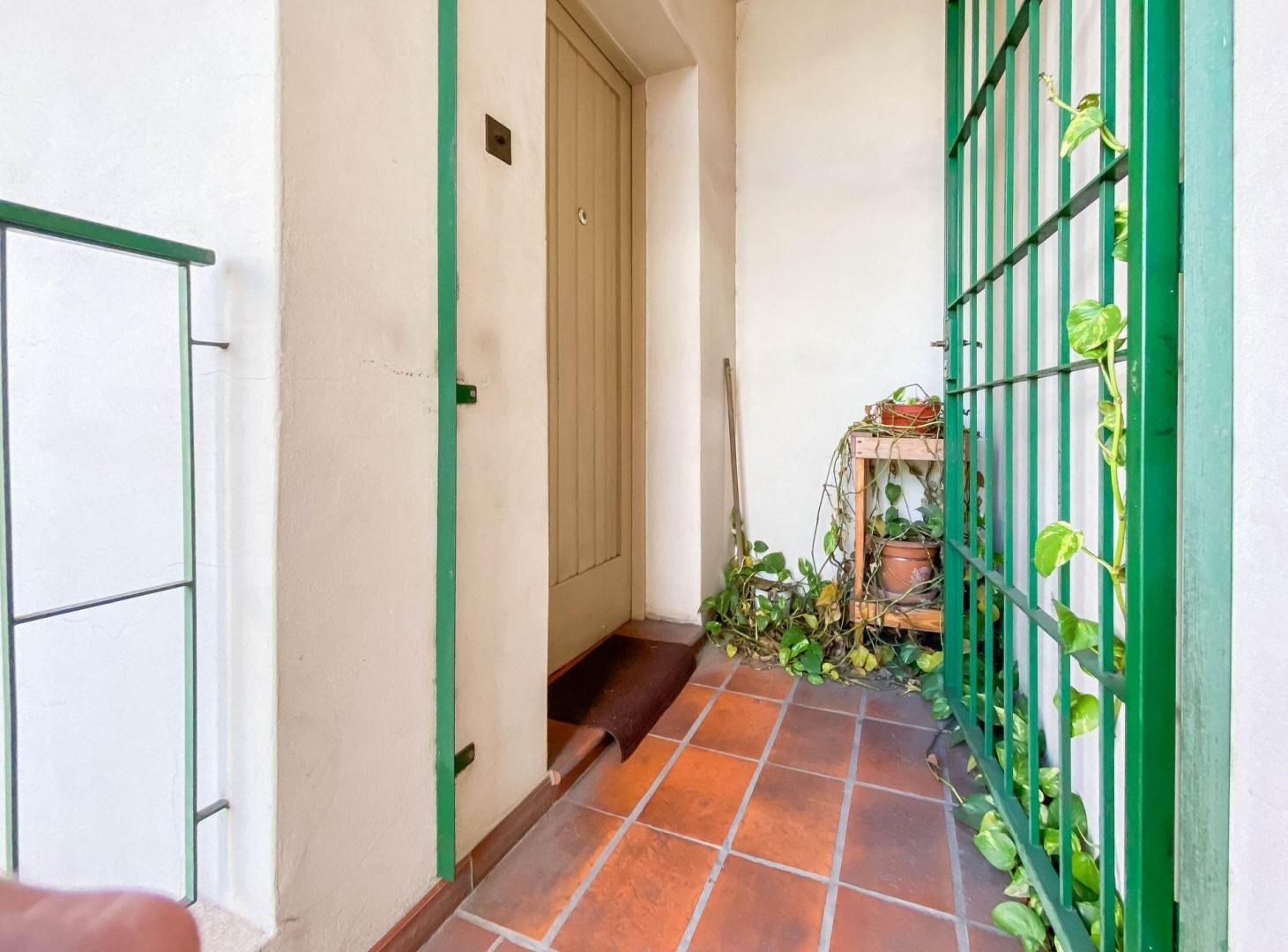 Foto de Venta PH 4 ambientes planta alta terraza propia, imagen 1