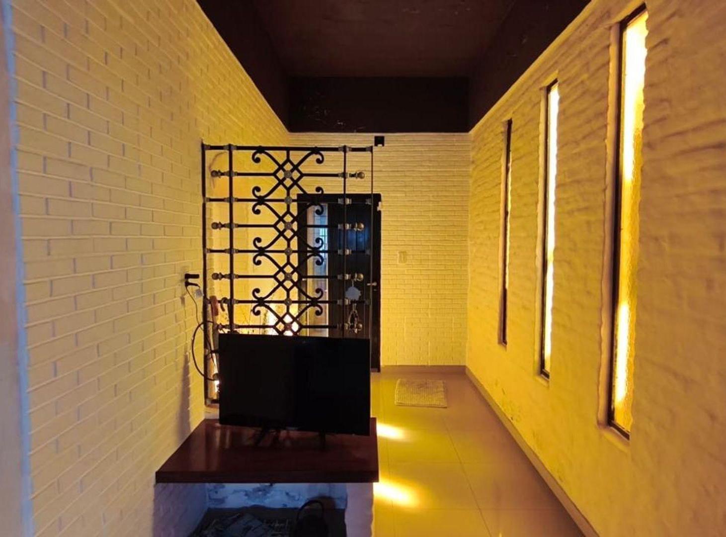 Foto de Venta casa Villa Ballester 4 amb Patio cochera, imagen 2