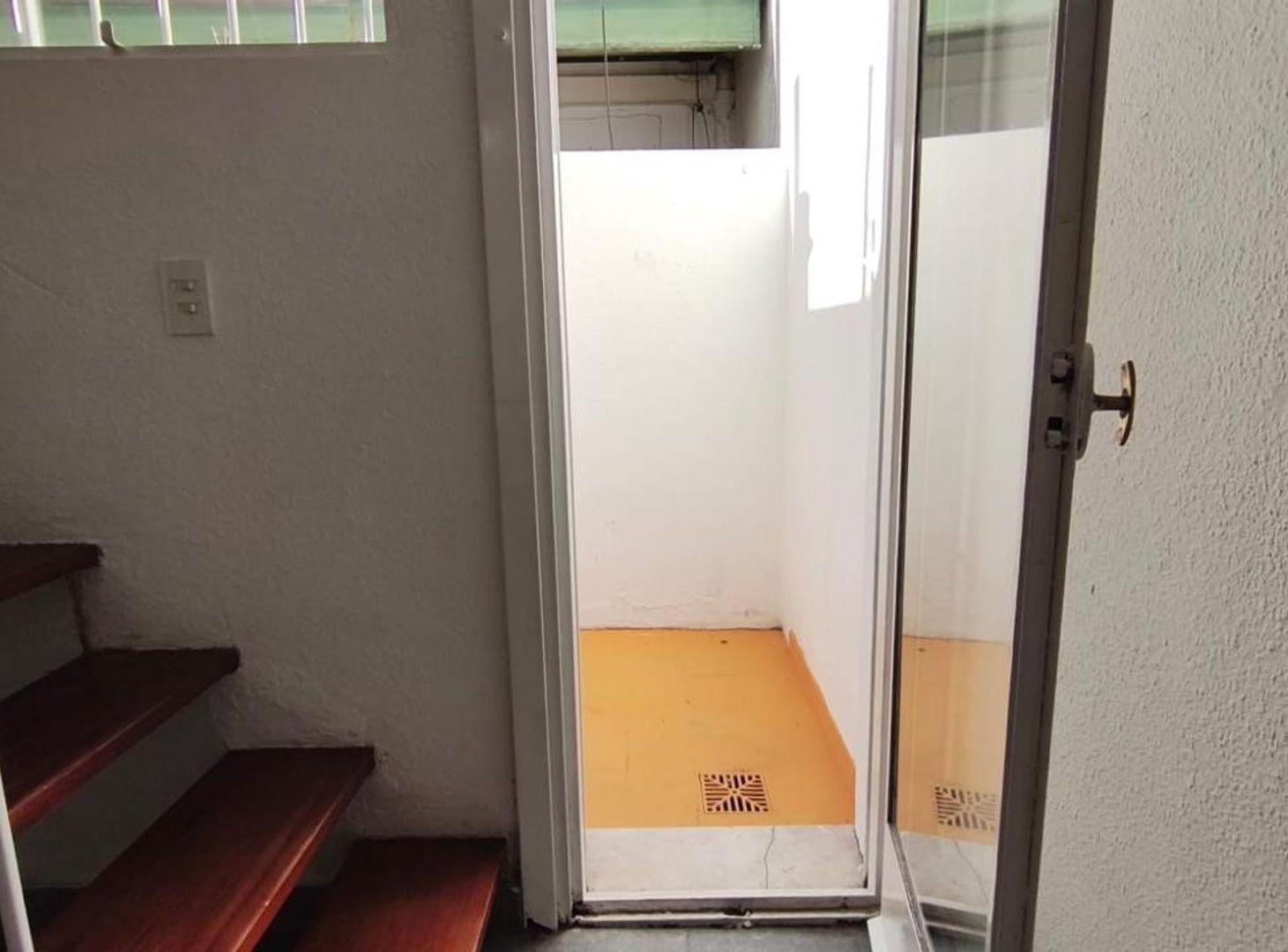 Foto de Venta PH dos ambientes patio propio Beccar, imagen 2